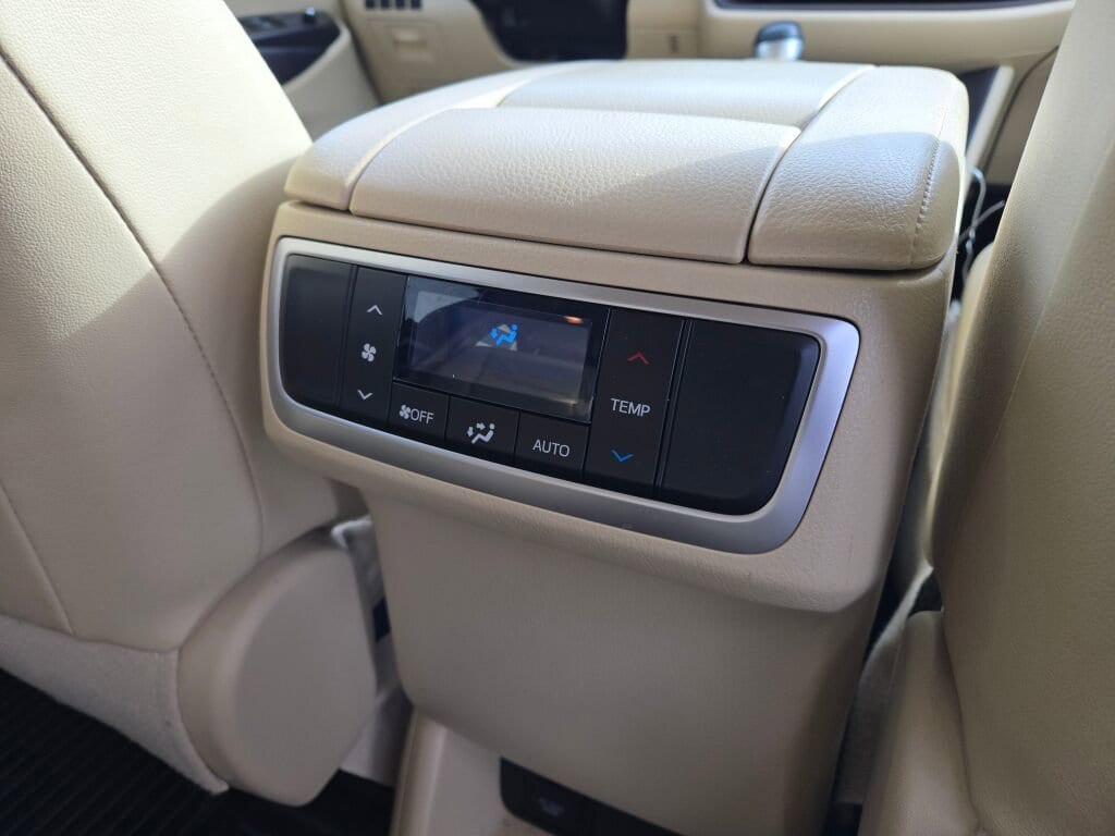 2019 TOYOTA HIGHLANDER - Image 11