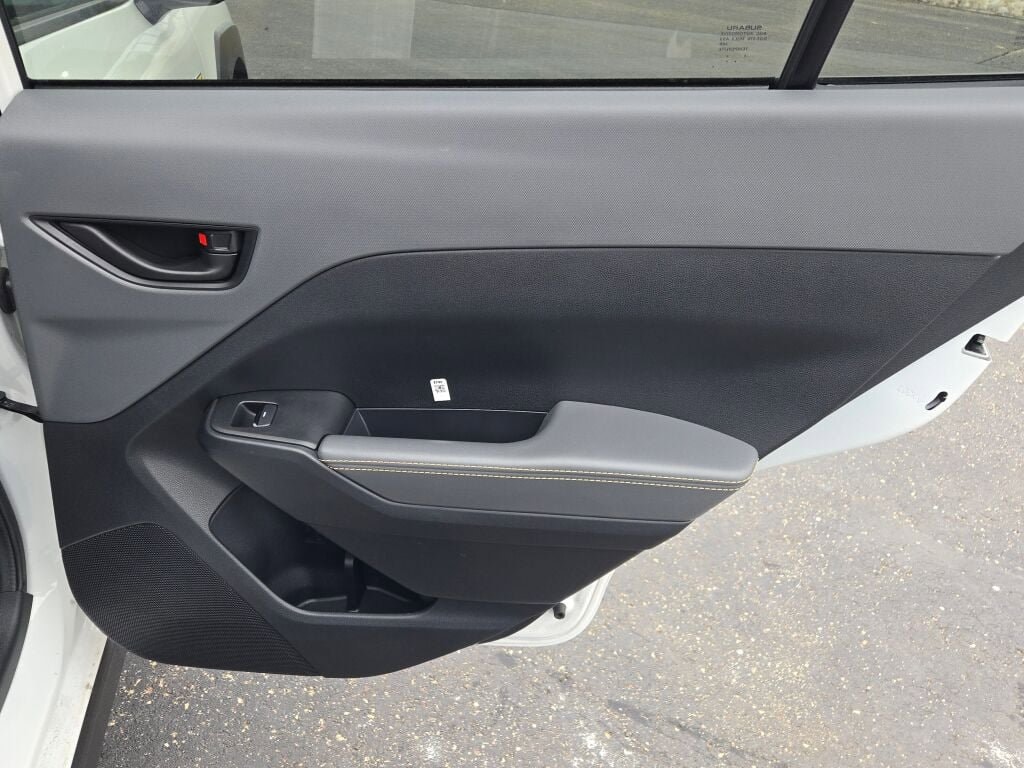 2025 SUBARU CROSSTREK - Image 9