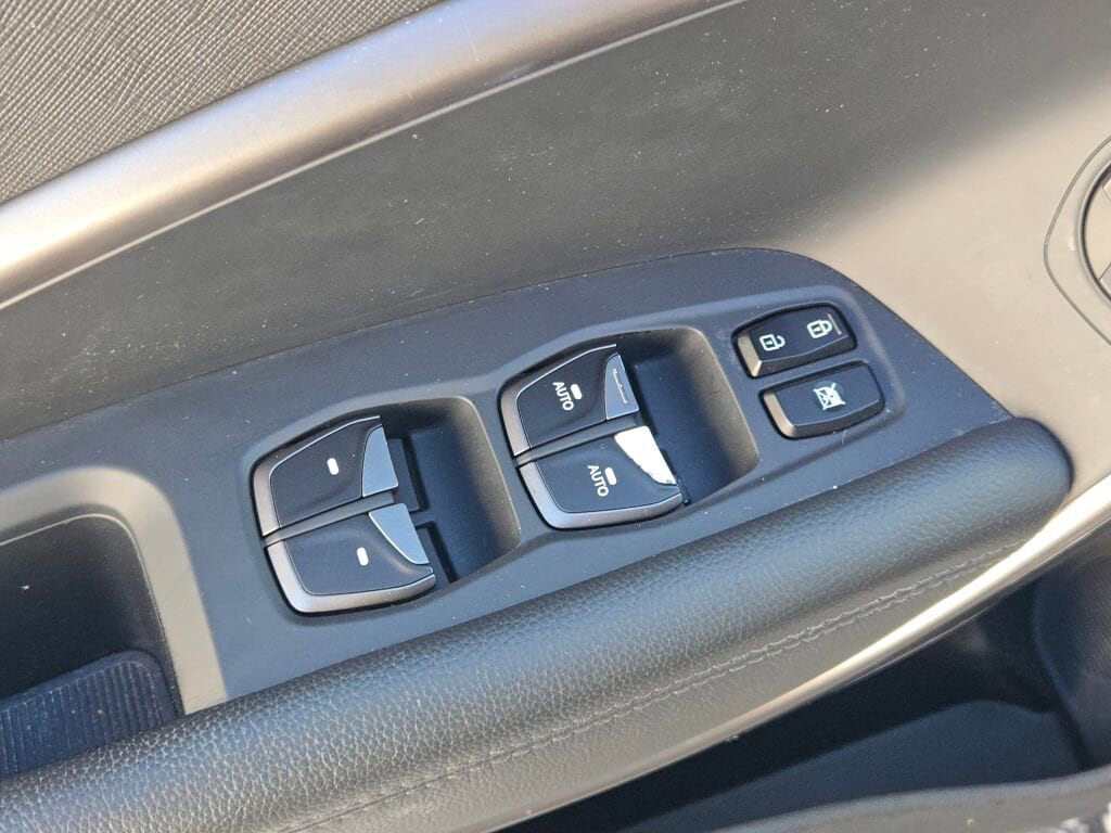 2017 HYUNDAI SANTA FE - Image 18