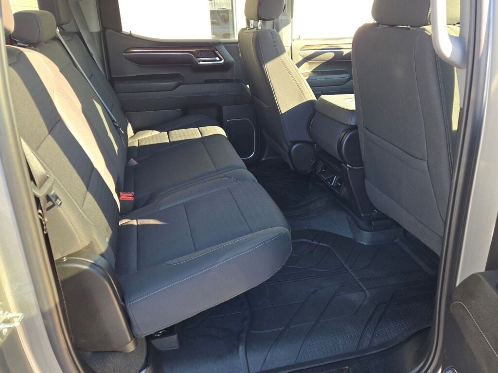 2023 CHEVROLET SILVERADO - Image 9