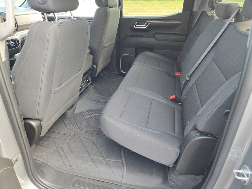 2023 Chevrolet Silverado 1500 LT - Photo 18