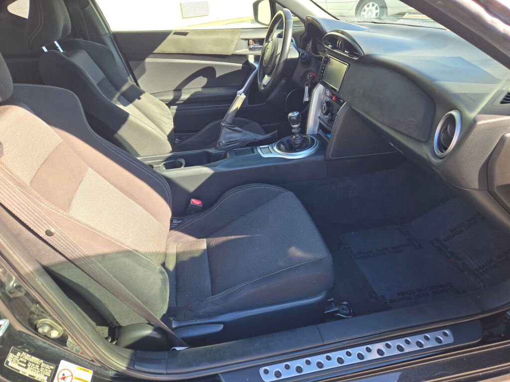 2017 TOYOTA 86 - Image 6