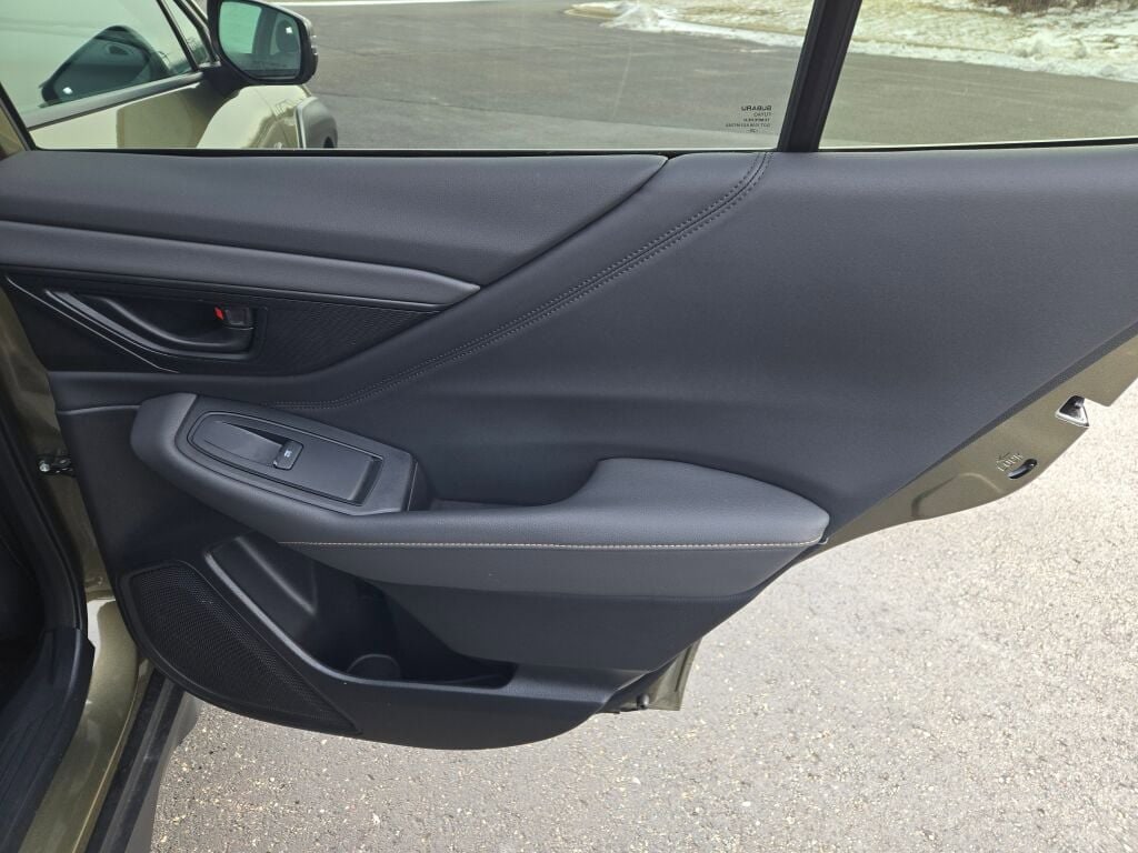 2025 SUBARU OUTBACK - Image 9