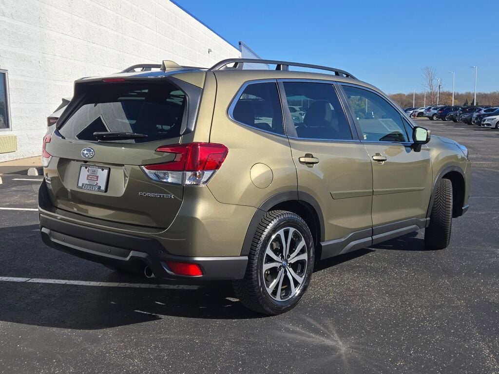 2023 SUBARU FORESTER - Image 12