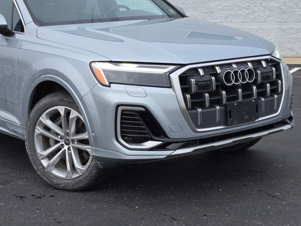 2025 AUDI Q7 - Image 2