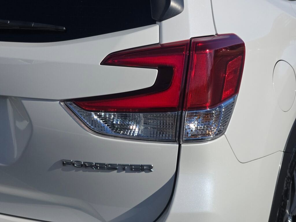 2023 SUBARU FORESTER - Image 11