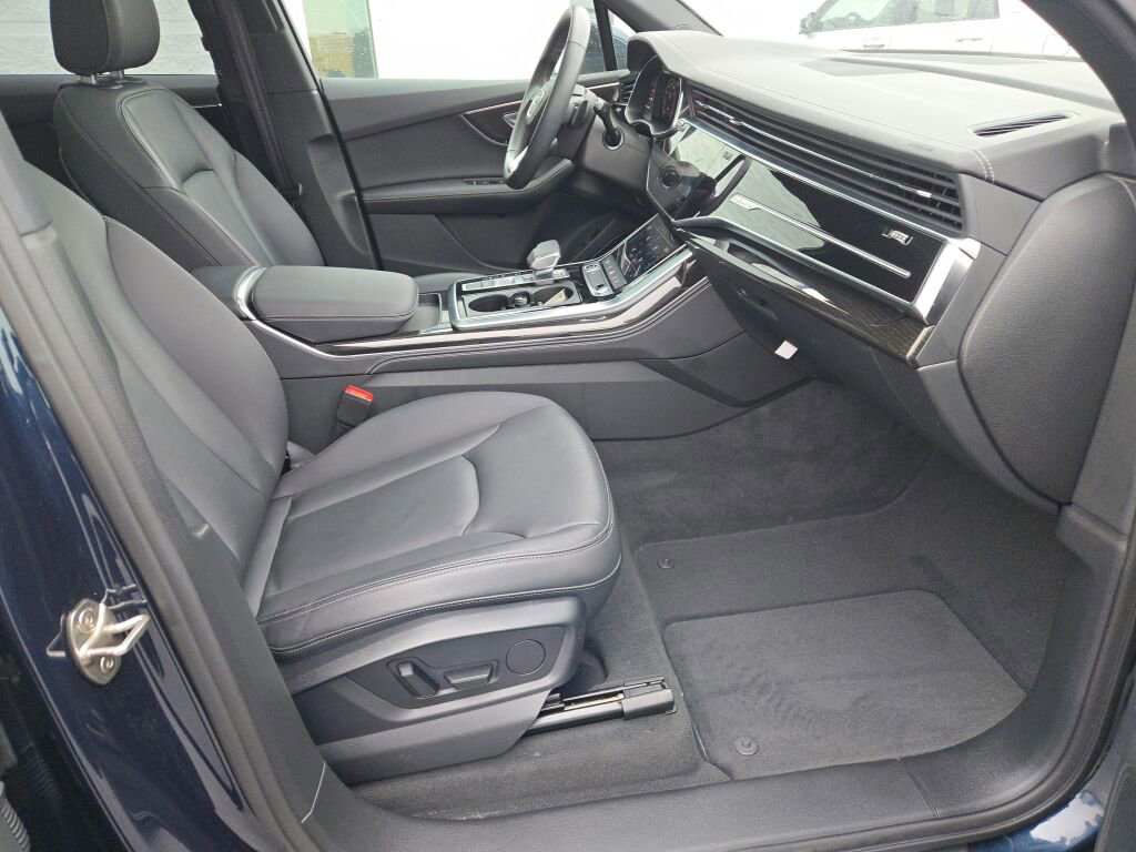 2025 AUDI Q7 - Image 7