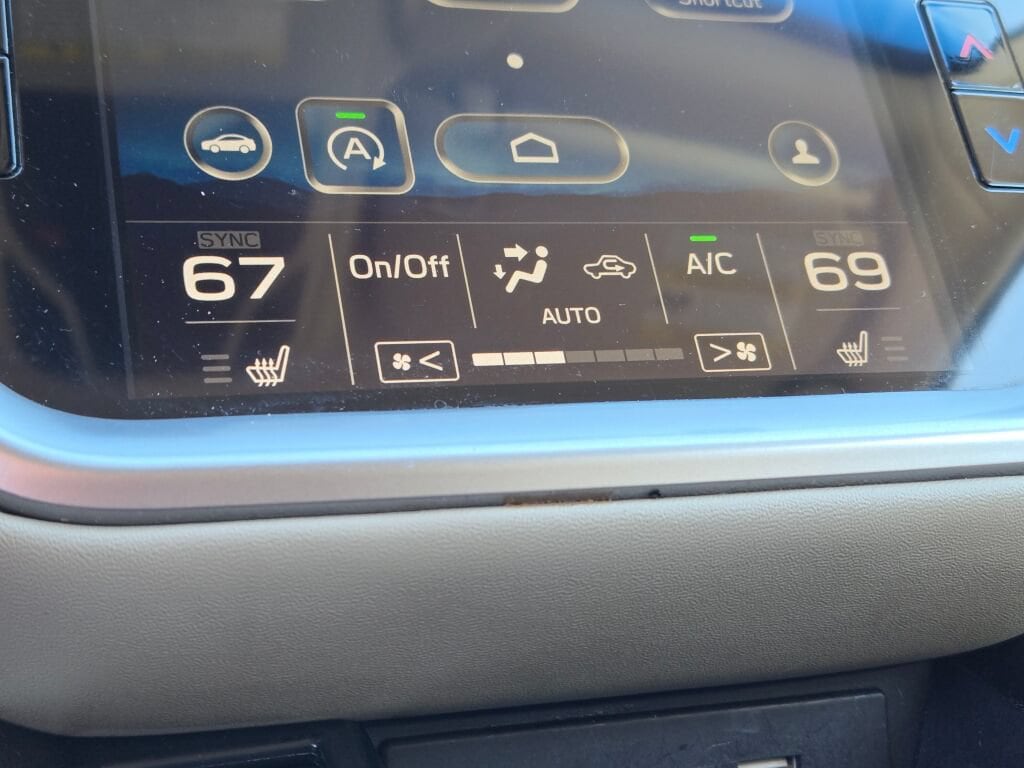 2020 Subaru Outback Limited - Photo 29