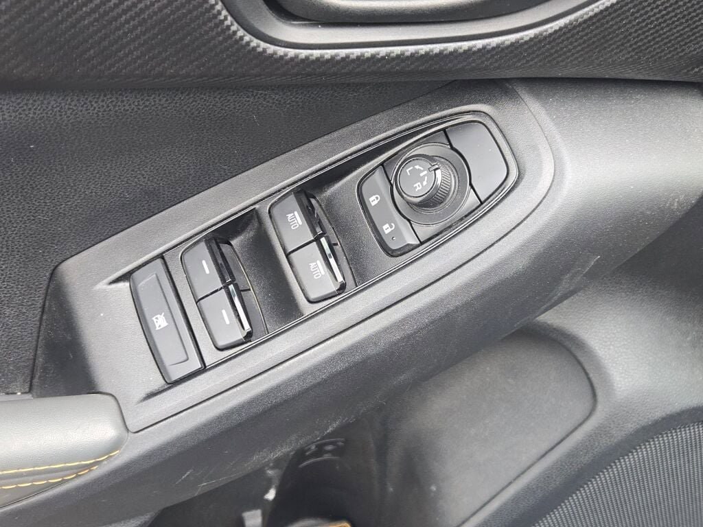 2024 SUBARU CROSSTREK - Image 12