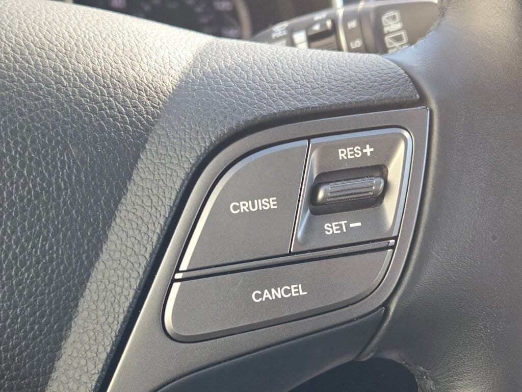 2017 HYUNDAI SANTA FE - Image 32