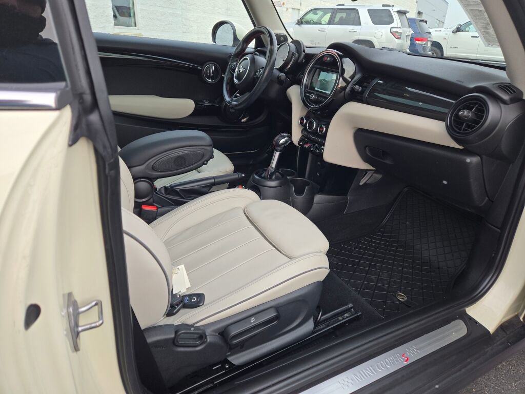 2019 MINI HARDTOP - Image 11
