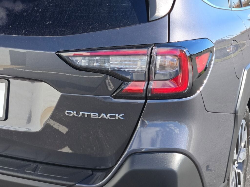 2025 SUBARU OUTBACK - Image 11