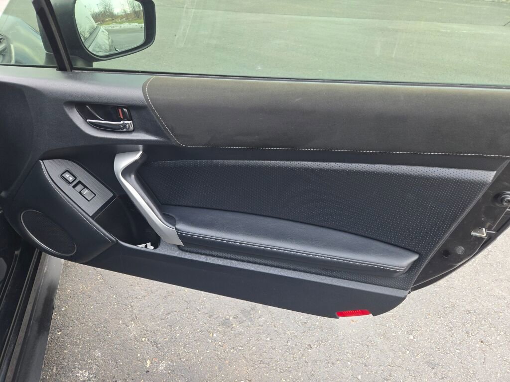 2017 TOYOTA 86 - Image 4