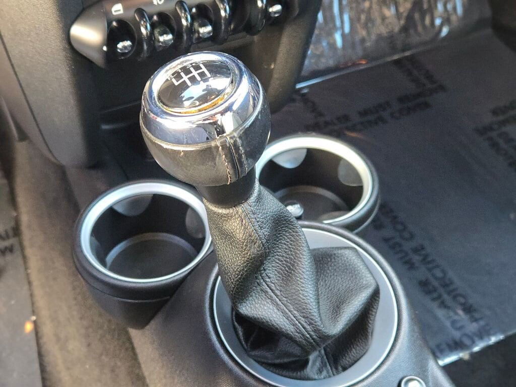 2014 MINI COOPER ROADSTER - Image 19