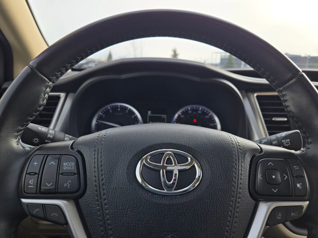 2019 TOYOTA HIGHLANDER - Image 36