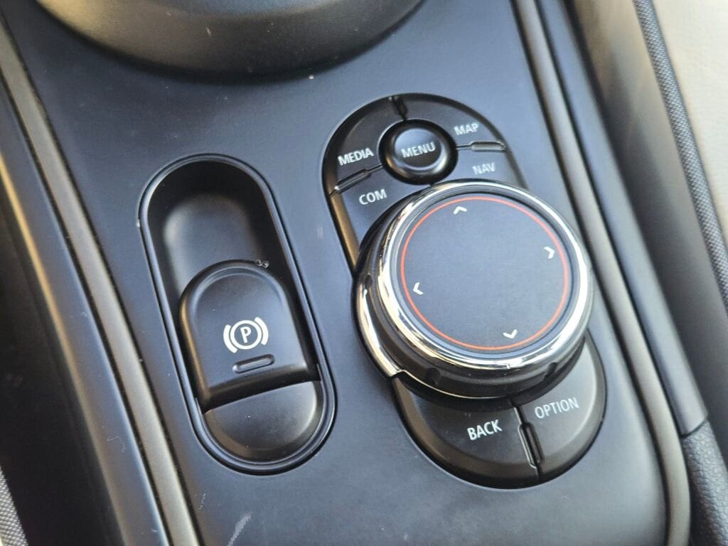 2019 MINI COUNTRYMAN - Image 28