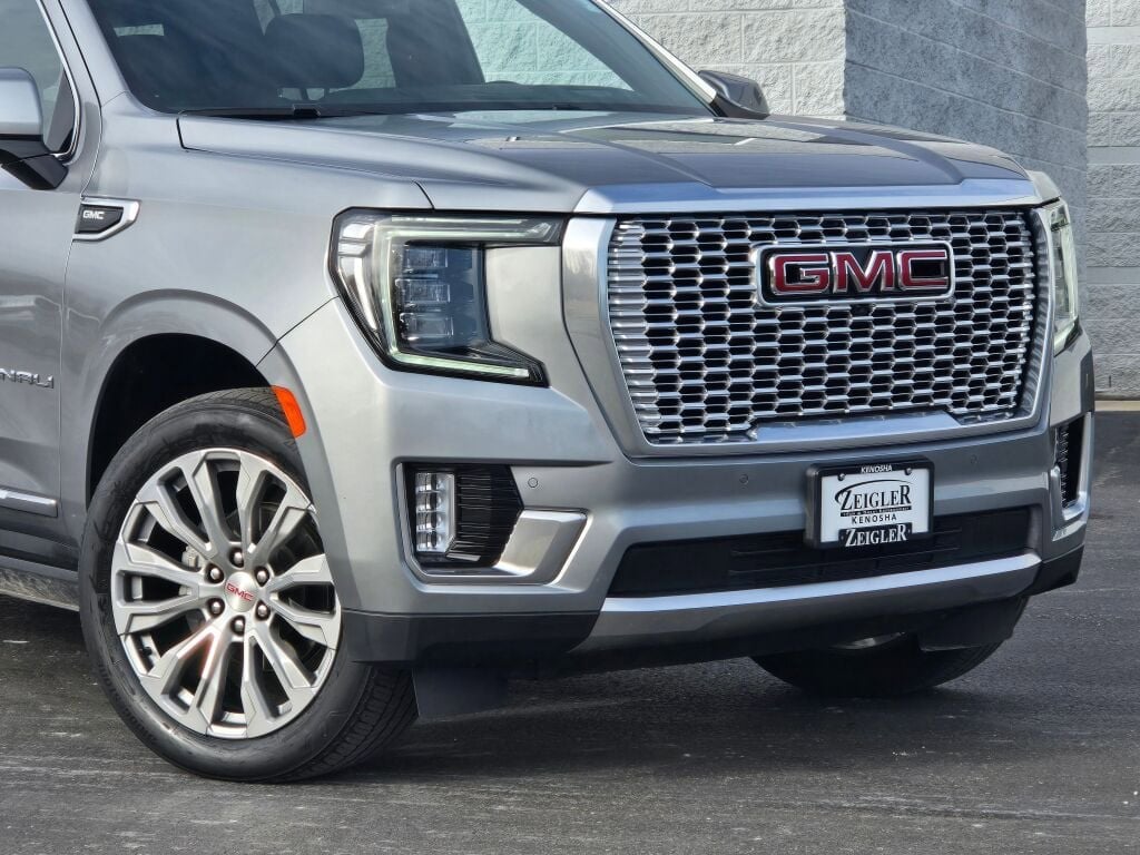 Used 2023 GMC Yukon XL Denali with VIN 1GKS2JKLXPR205433 for sale in Kenosha, WI