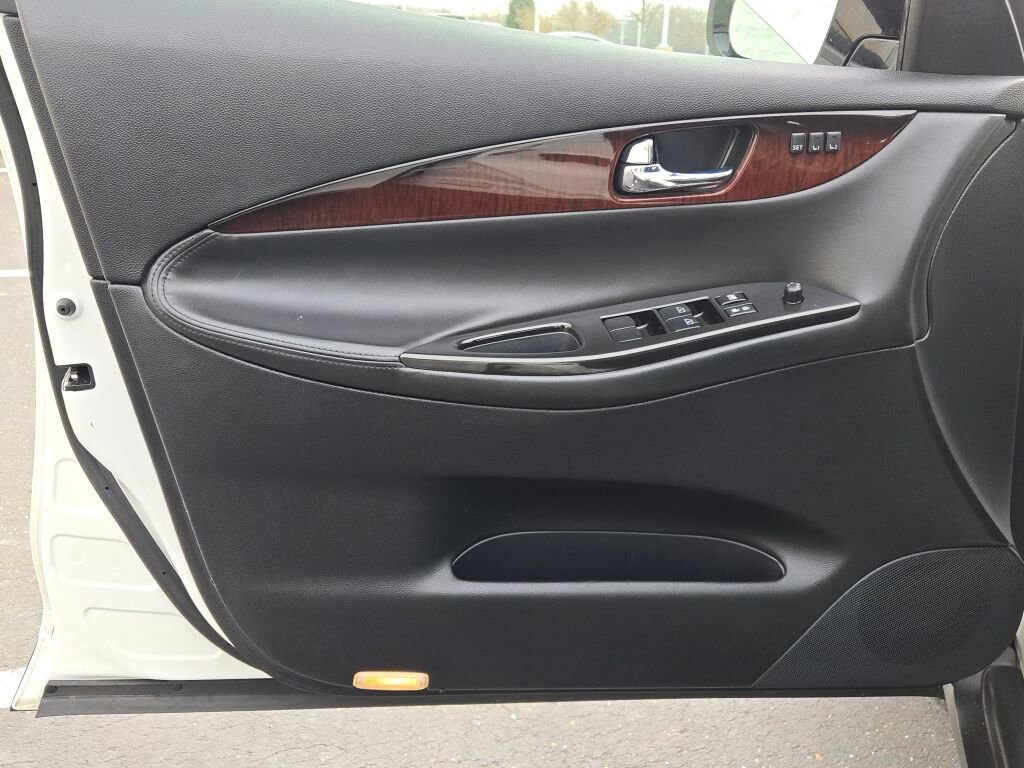 2017 INFINITI QX50 - Image 18