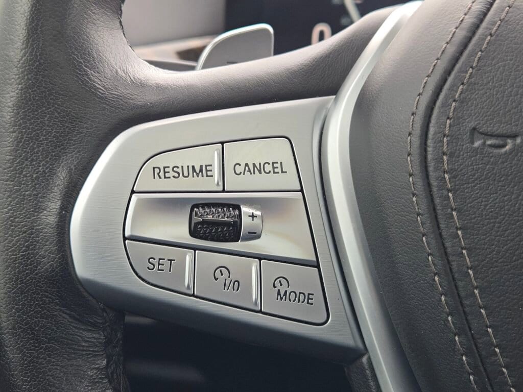 2025 BMW X7 - Image 31