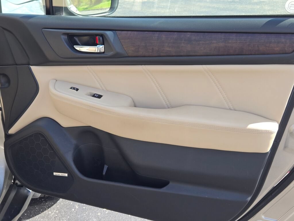 2019 Subaru Outback Limited - Photo 7