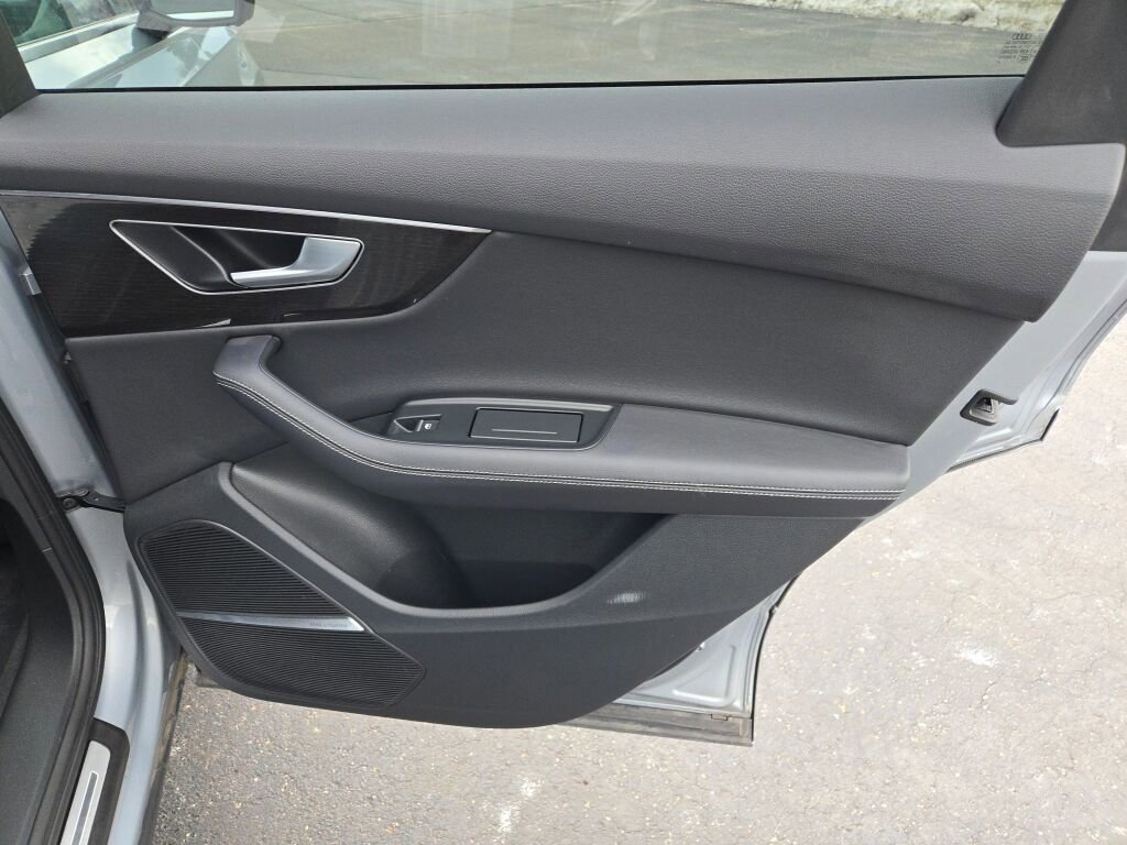 2025 AUDI Q7 - Image 8