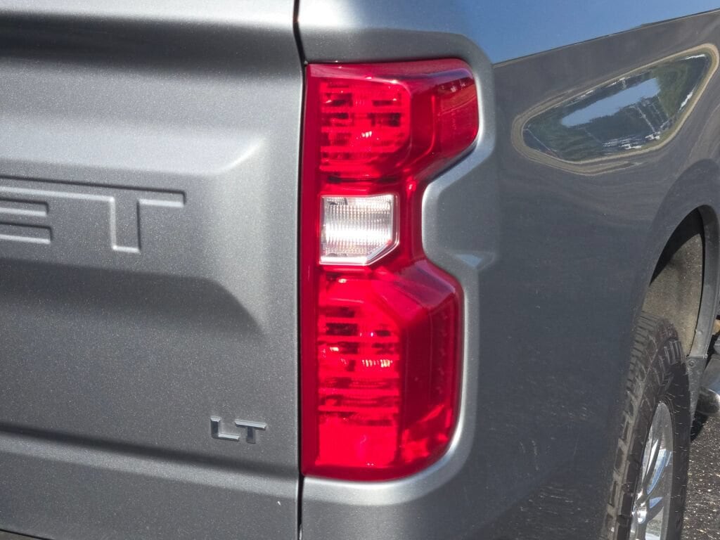 2023 Chevrolet Silverado 1500 LT - Photo 12