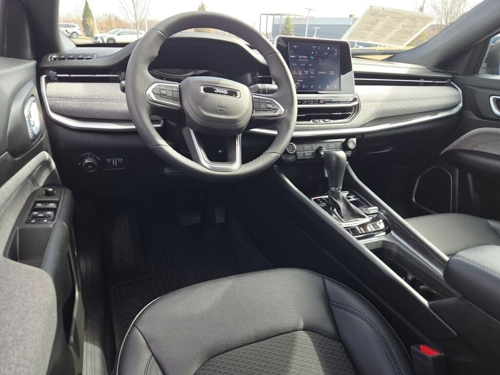 2025 JEEP COMPASS - Image 19