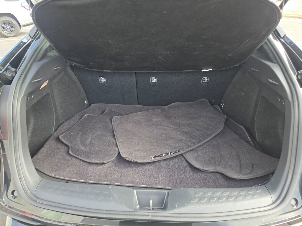 2021 TOYOTA C-HR - Image 16