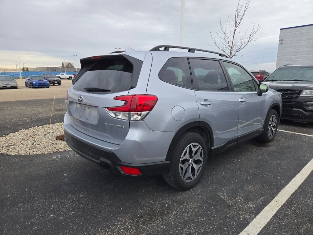 2023 SUBARU FORESTER - Image 3