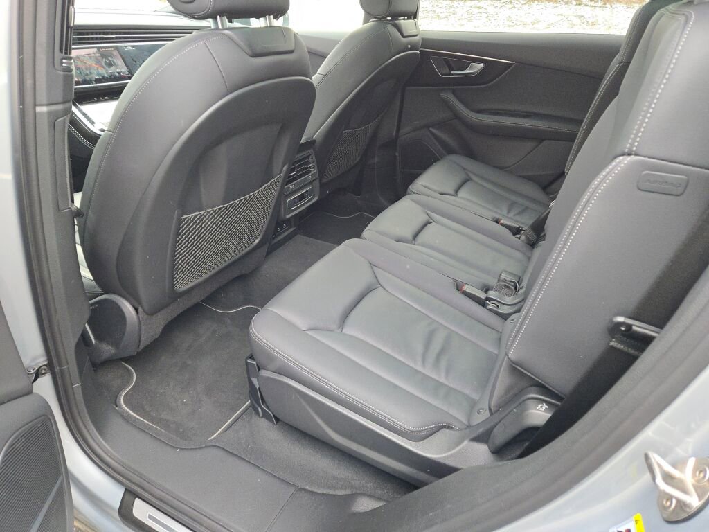 2025 AUDI Q7 - Image 12
