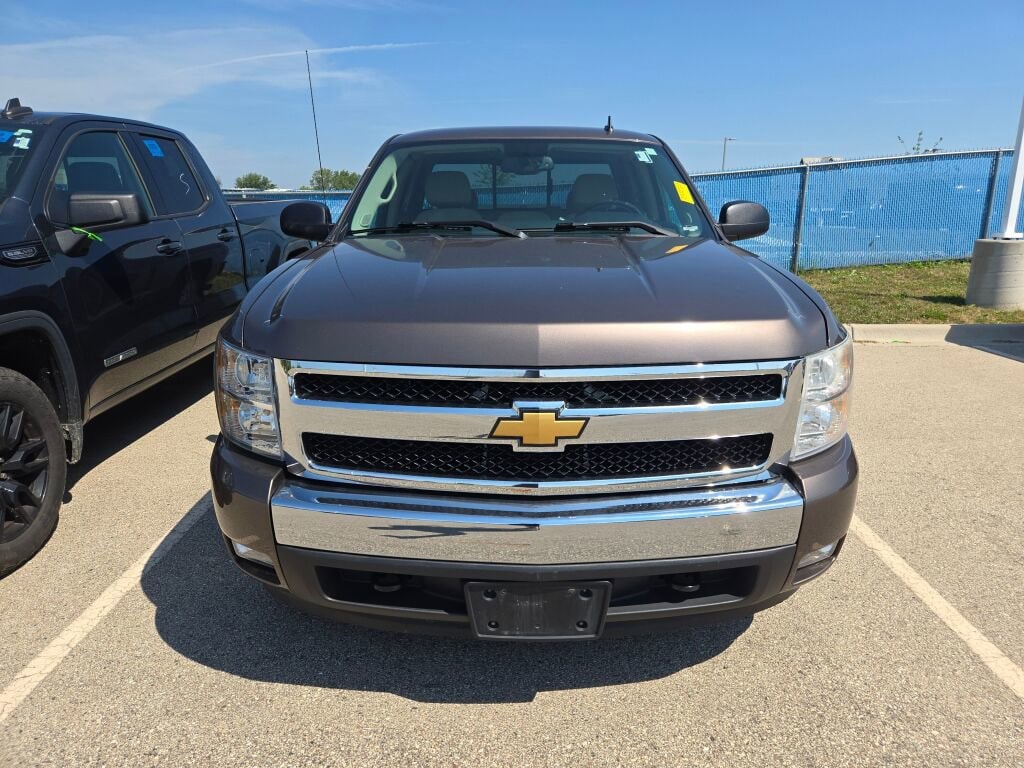 Used 2008 Chevrolet Silverado 1500 Work Truck with VIN 1GCEK19088E177516 for sale in Kenosha, WI