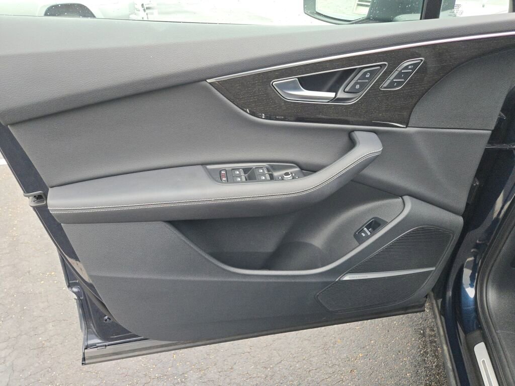 2025 AUDI Q7 - Image 19