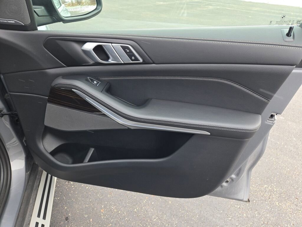 2025 BMW X5 - Image 5