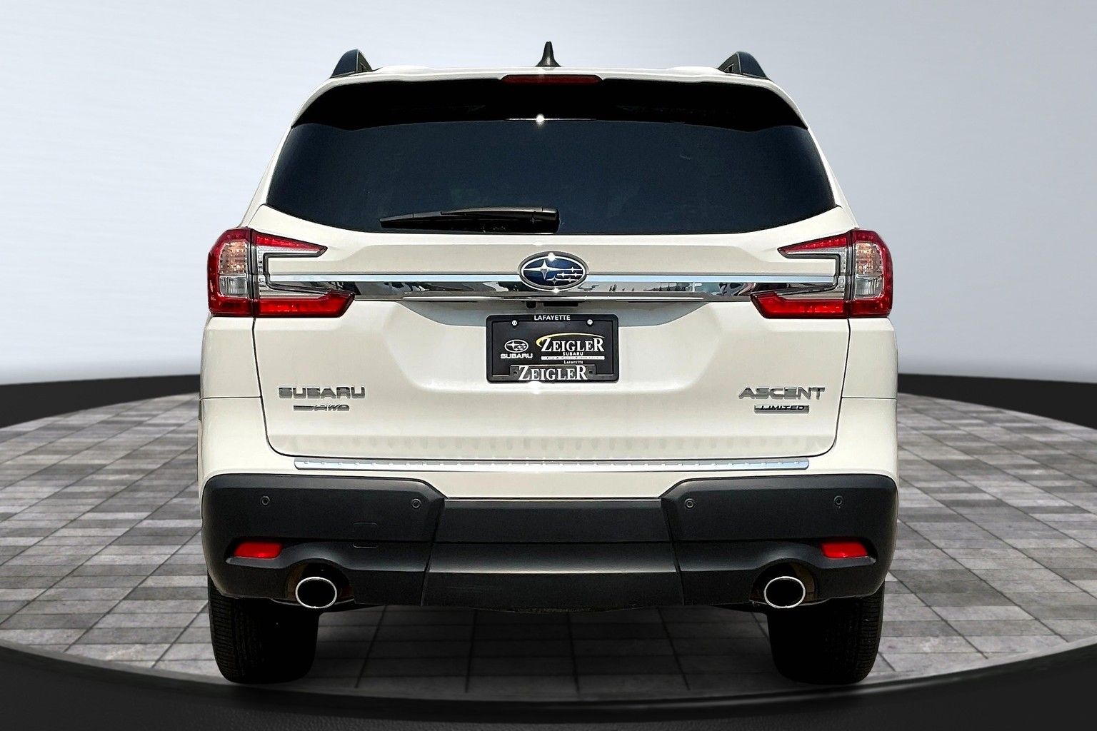 2024 Subaru Ascent Limited photo 3