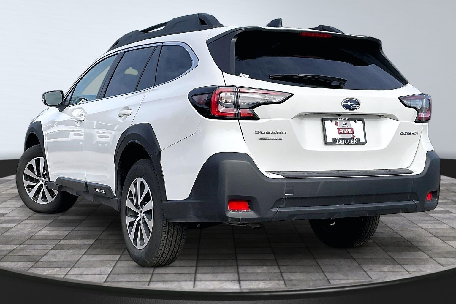 2025 SUBARU OUTBACK - Image 11