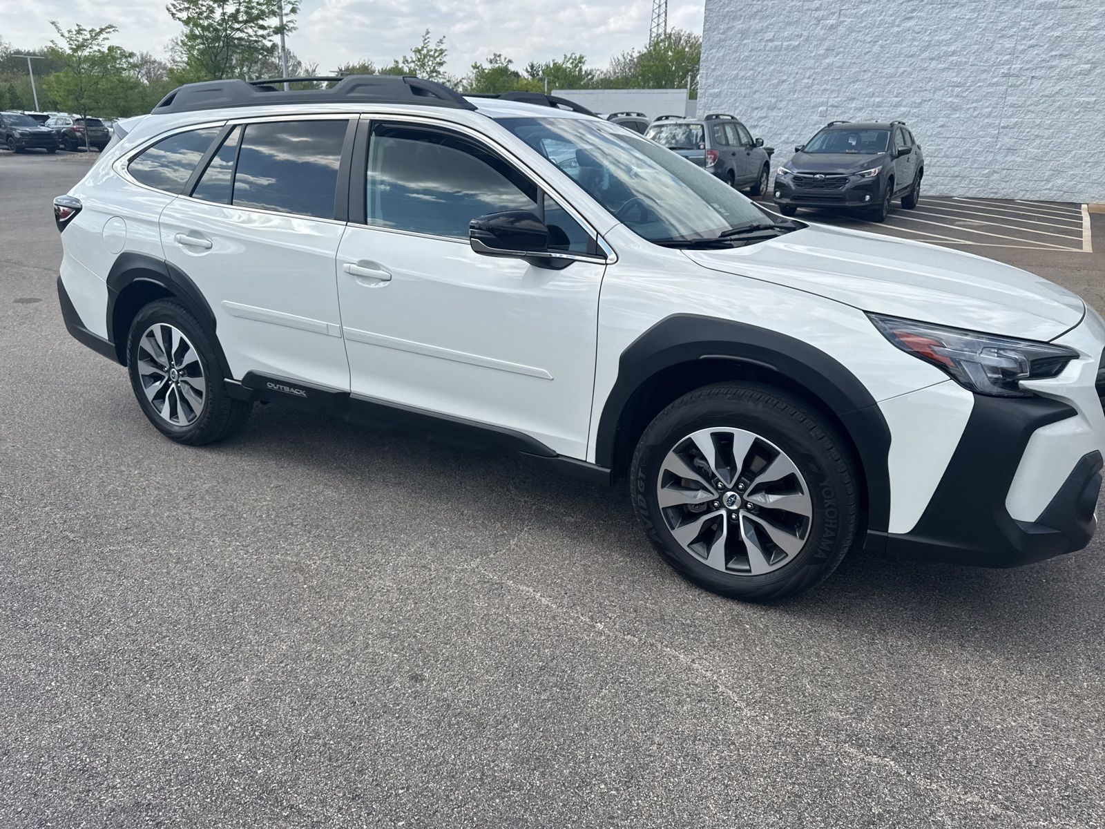 2023 Subaru Outback Limited's photo