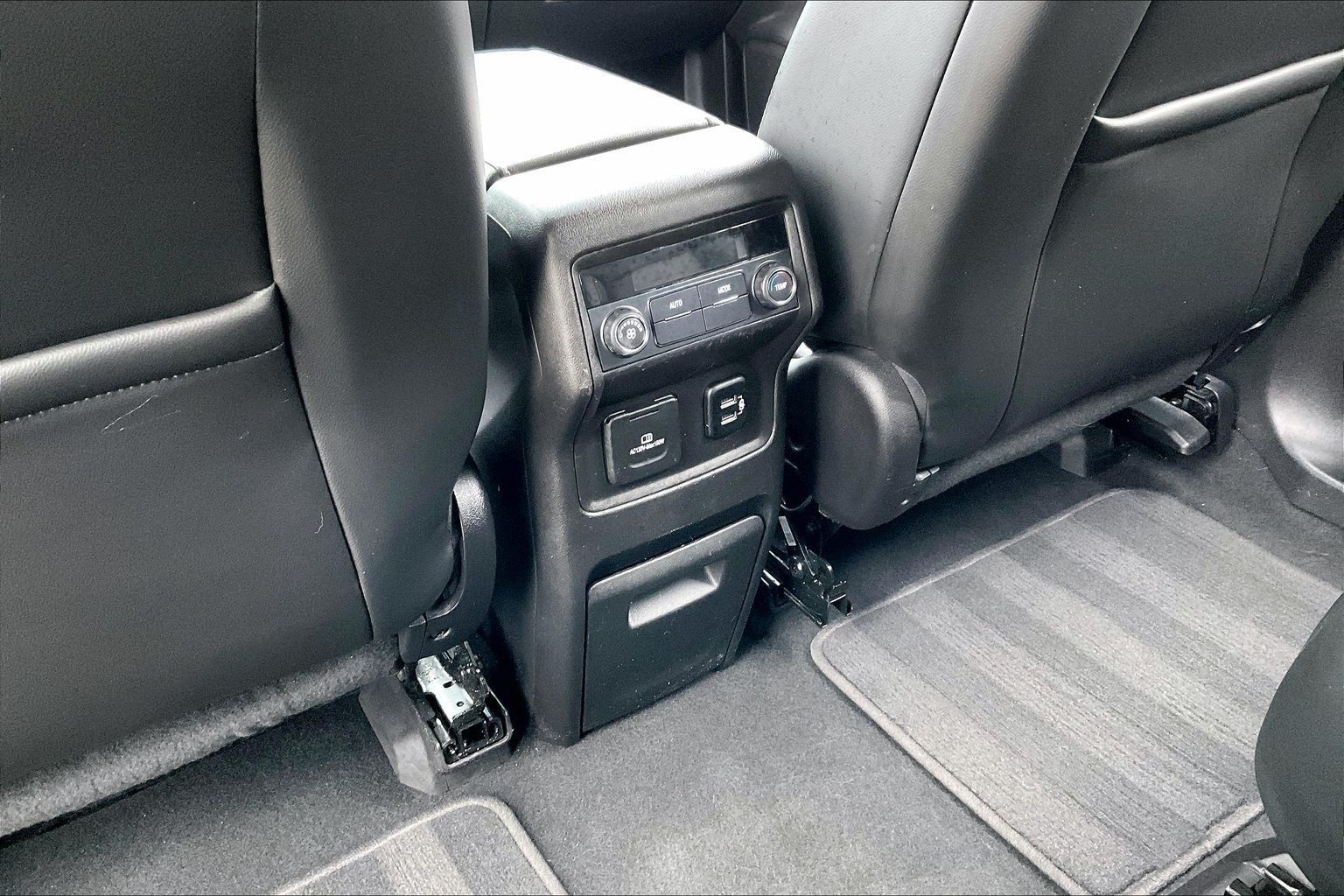 2017 GMC ACADIA - Image 23