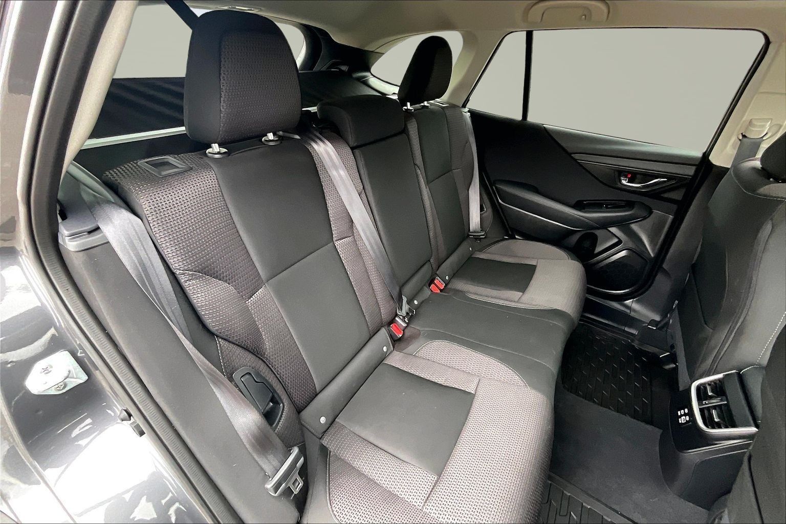 2025 SUBARU OUTBACK - Image 28