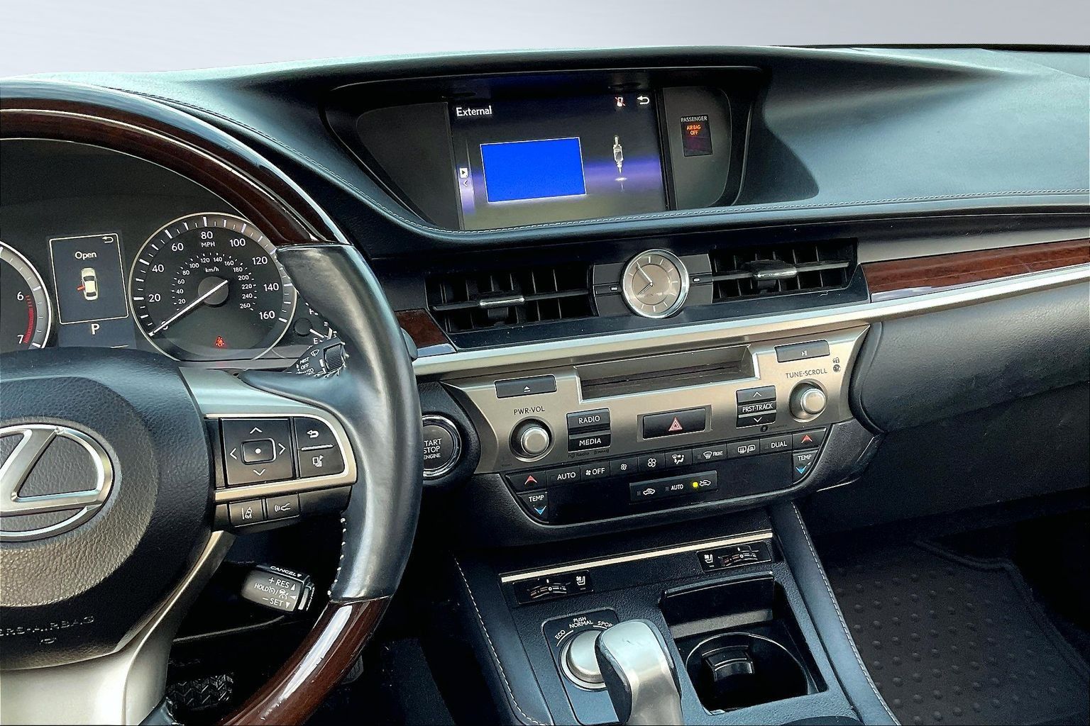 2017 LEXUS ES - Image 6