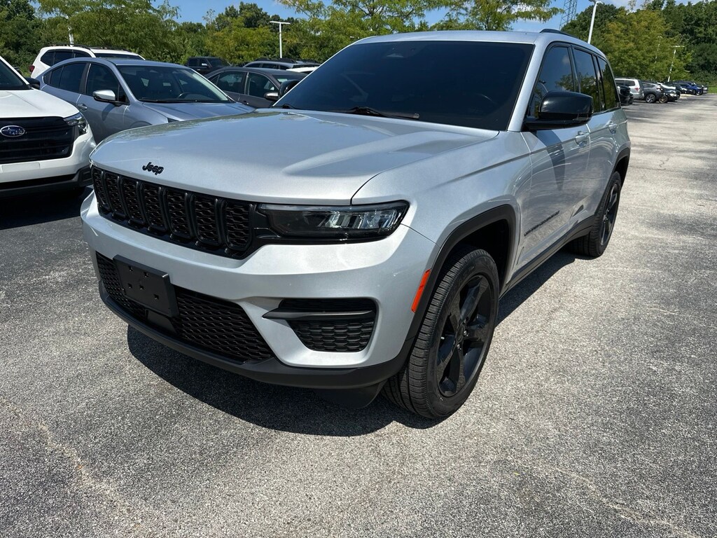 Used 2022 Jeep Grand Cherokee Altitude SUV