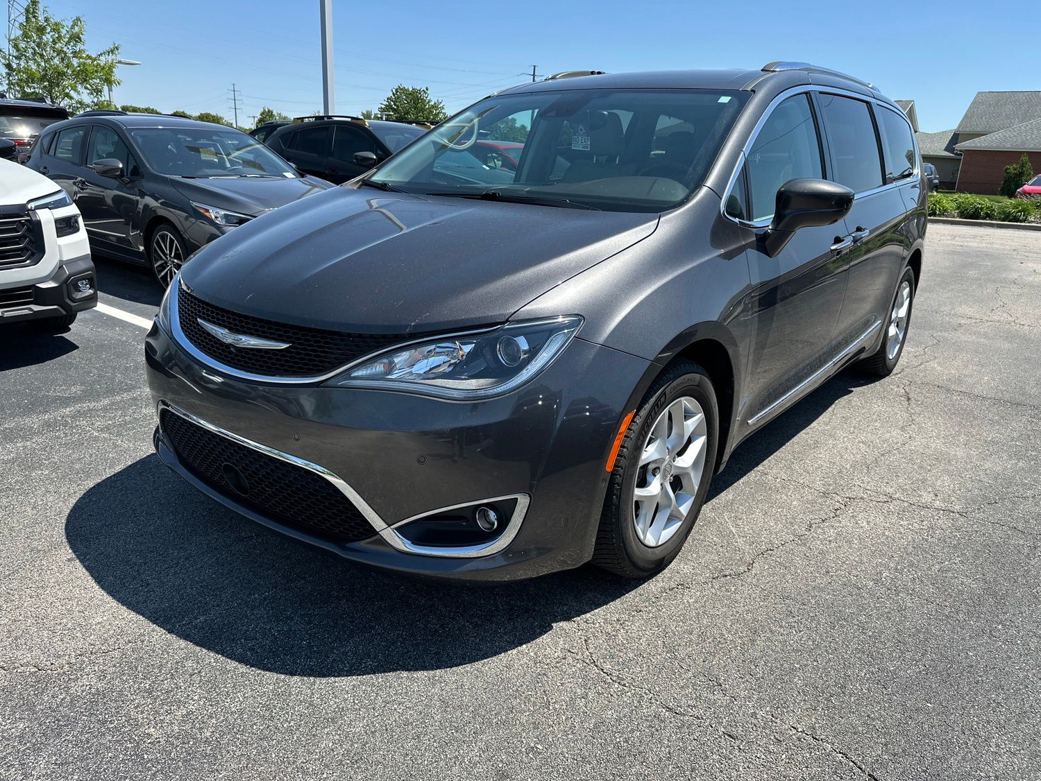 2017 Chrysler Pacifica Touring-L Plus's photo