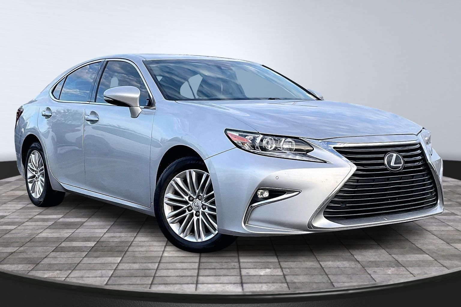 2017 LEXUS ES - Image 10