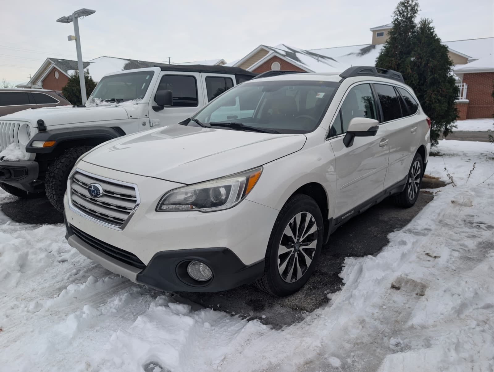 2016 Subaru Outback Limited's photo