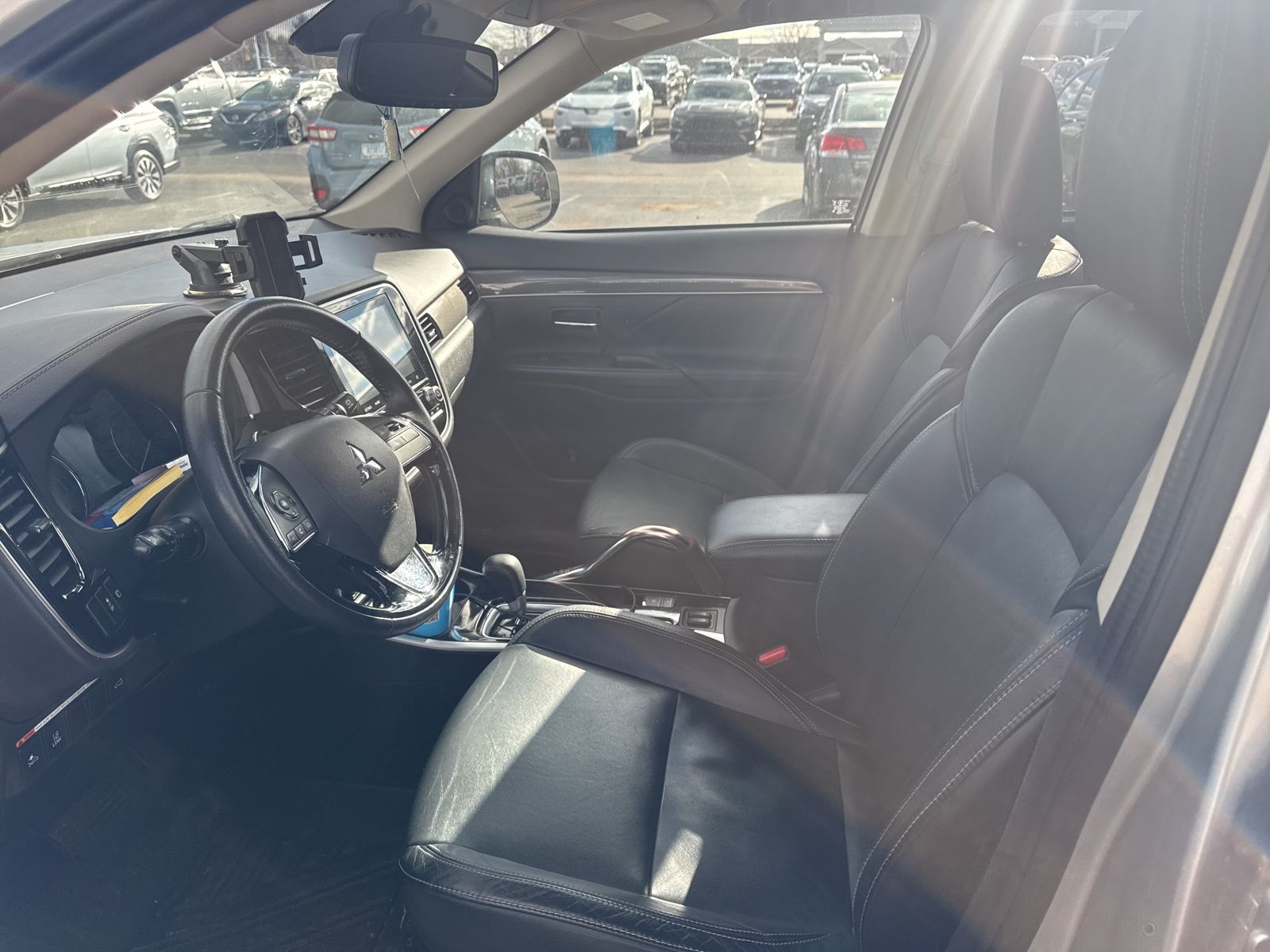 2020 MITSUBISHI OUTLANDER - Image 15