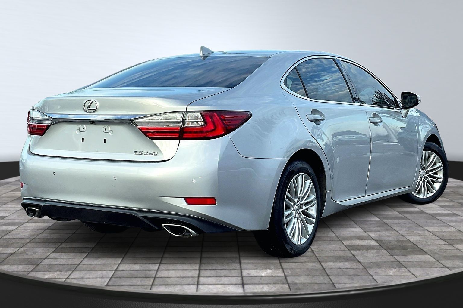 2017 LEXUS ES - Image 2