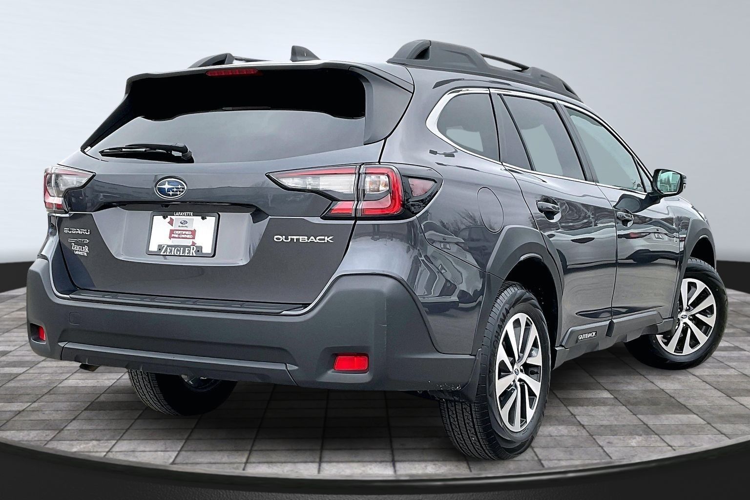 2025 SUBARU OUTBACK - Image 2