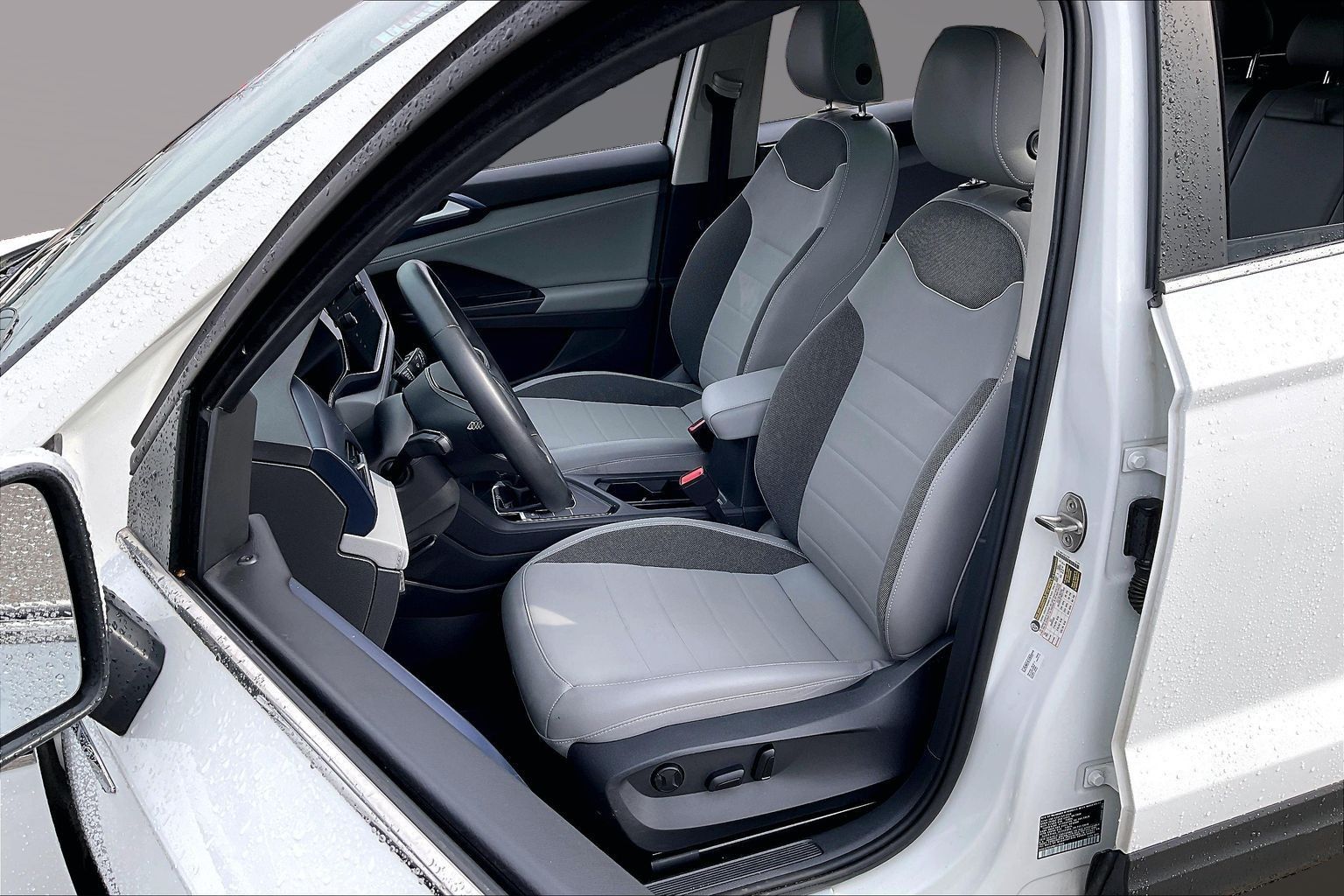 2023 VOLKSWAGEN TAOS - Image 26