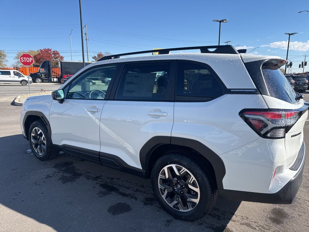 2026 Subaru Forester Premium photo 3