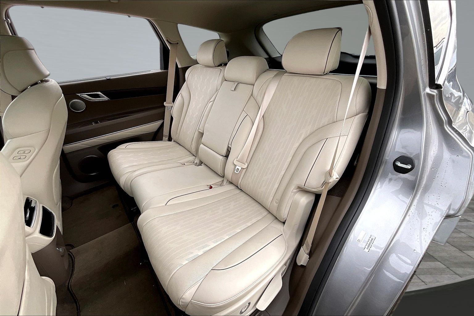 2023 GENESIS GV80 - Image 27