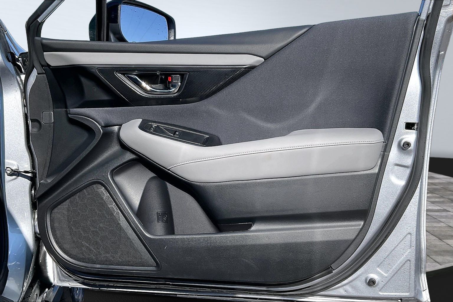 2025 SUBARU OUTBACK - Image 18